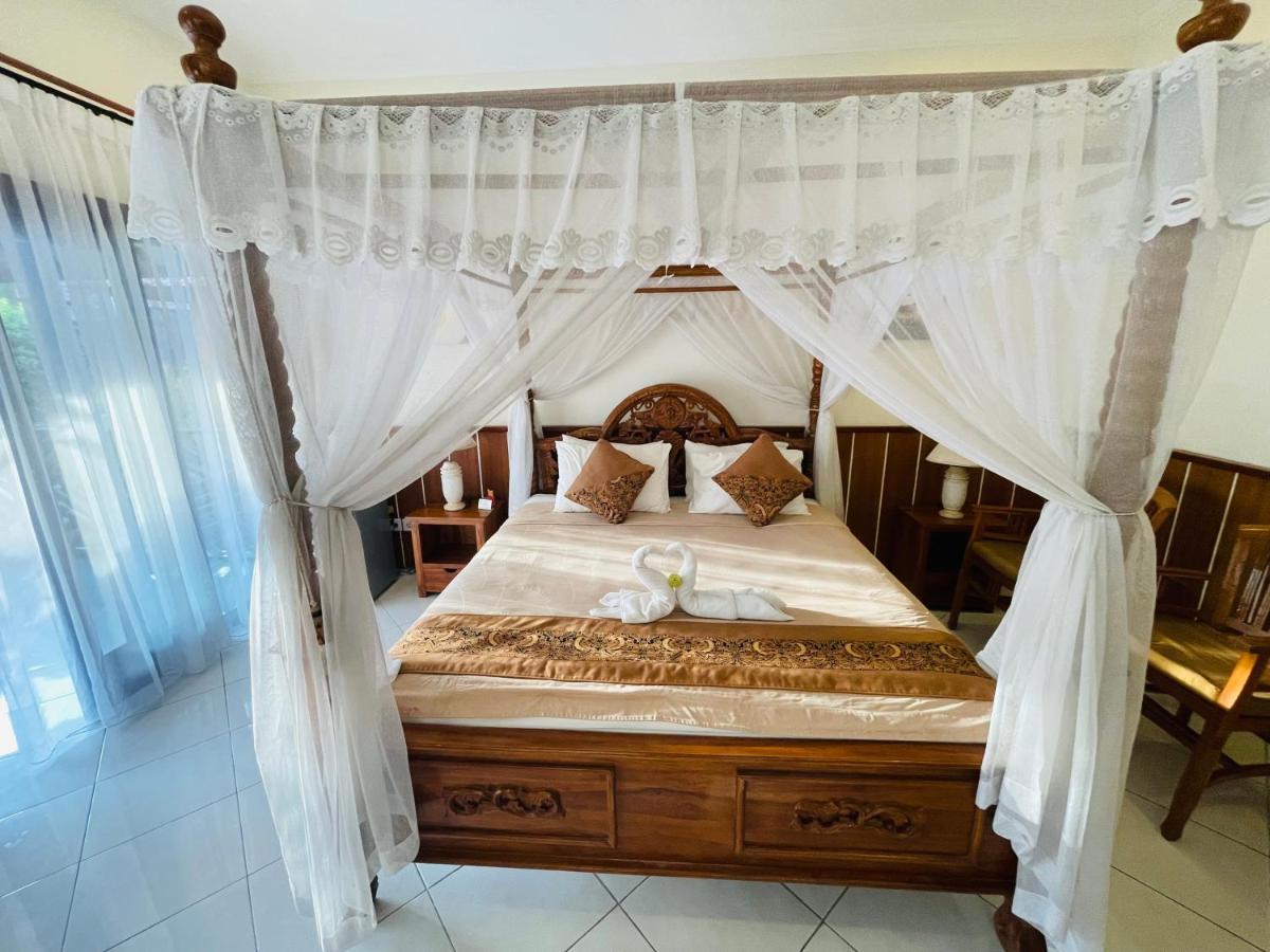 Mutiara Bali Hotel Candidasa Екстериор снимка